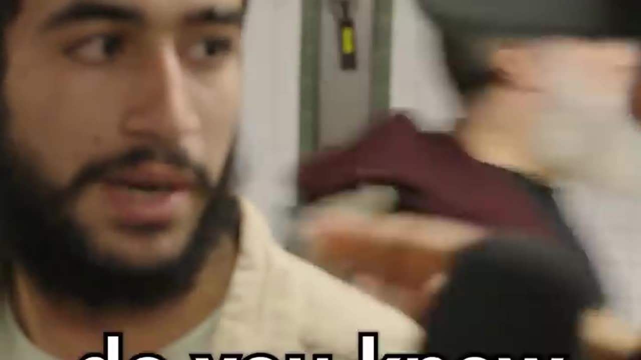 Muslim convinces jews to accept islam 😂