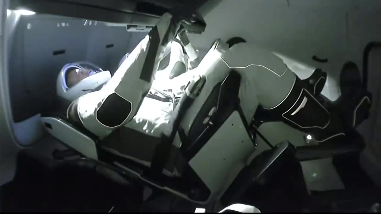 Live from Space_ Video Inside the SpaceX's Dragon Endeavour Spacecraft