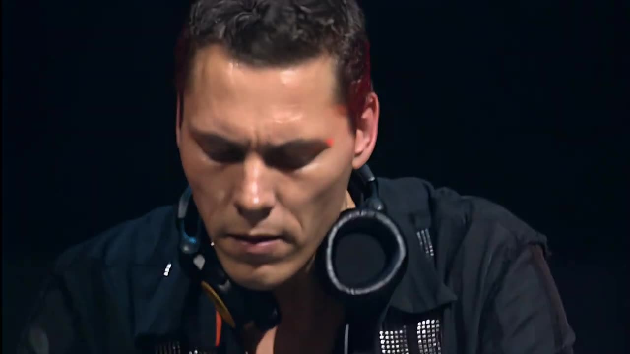 DJ Tiesto feat. Kirsty Hawkshaw - Just Be