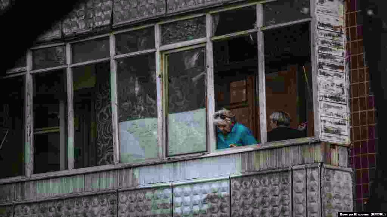 Broken-windows,-broken-shopping-malls-and-houses.--Russia-hit-missiles-in-Zaporozhye.