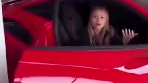 The terrorrrr in that scream! 😂