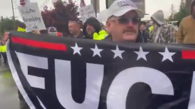 Hundreds of Boeing workers in Washington state protest the company’s vaccine mandate