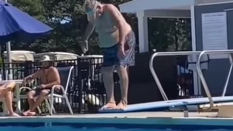 Lo mejor que verás hoy en la piscina!!