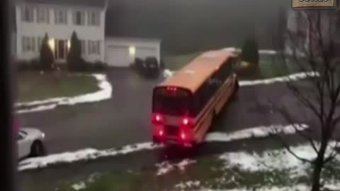 Uncontrolled ice bus with more than 20 students