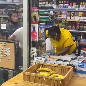 crazy fight in a shop 2021 latest fights #streetfights2021