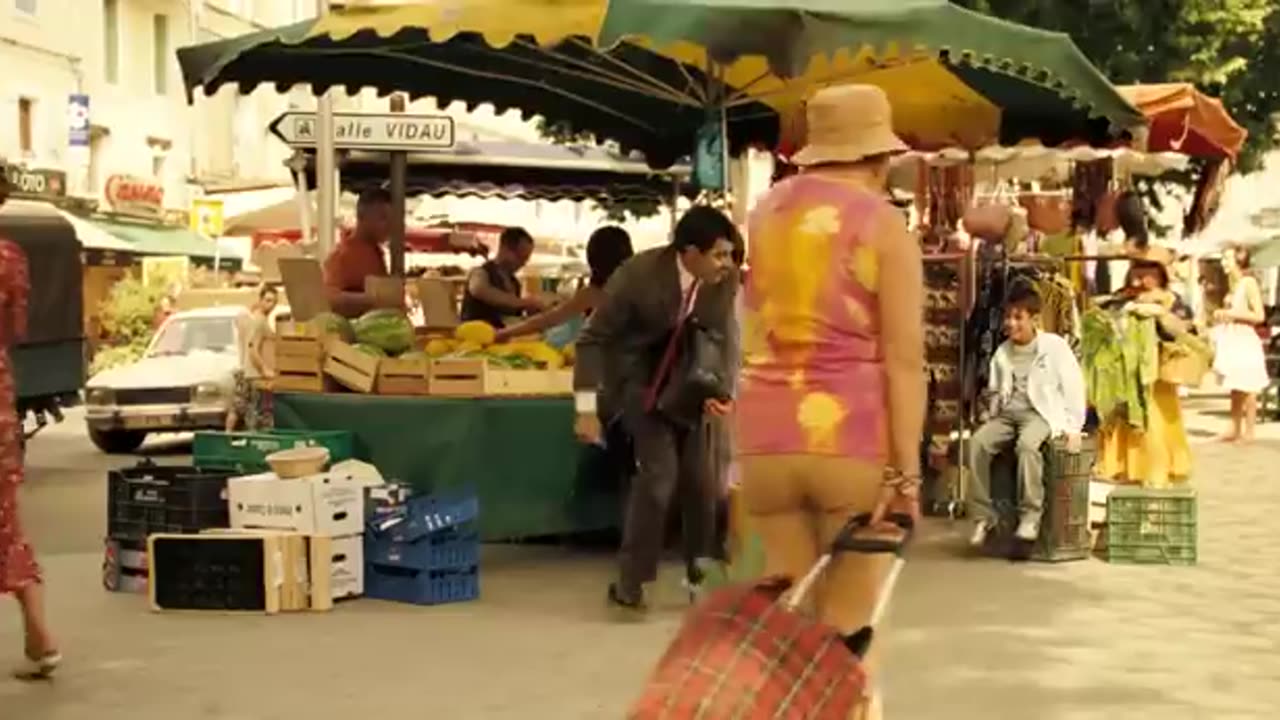 Incredible street performers Mr. Bean comedy