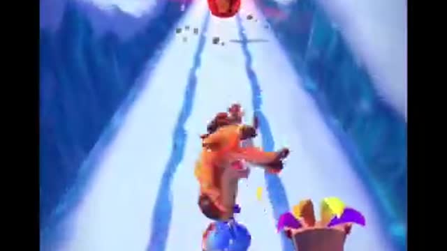 Py-Ro Mask Battle Run Gameplay On Bear It - Crash Bandicoot: On The Run!