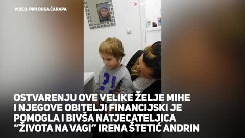 Poslušajte prve riječi dječaka nakon što je dobio slušni aparatić