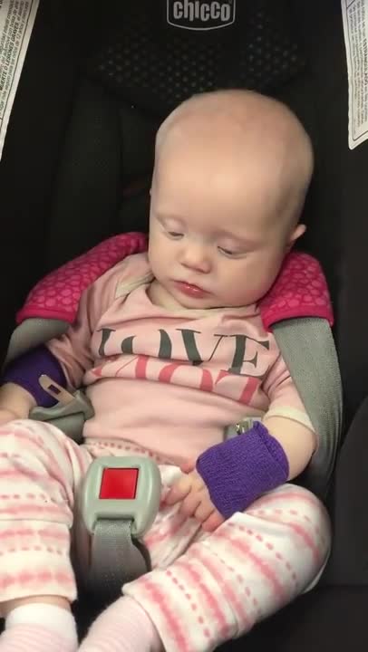 Baby's reaction after seeing mom and his family