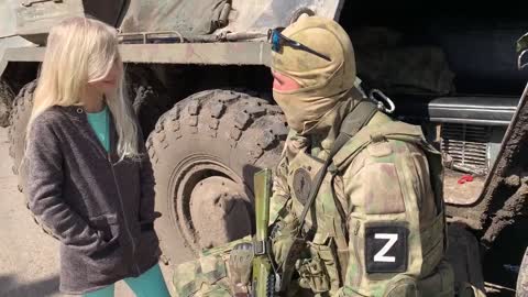 Ruští vojáci před bojovou akcí pod Charkovem