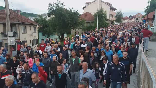 Litija u Bijelom Polju nakon molebana u crkvi Svetog Petra i Pavla