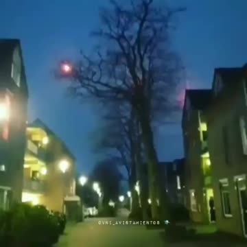 strange red lights in the sky