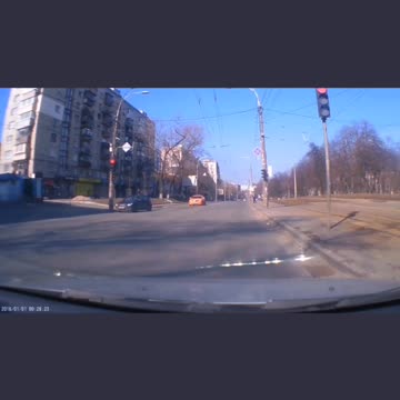 Ukraine Russia missile crashes into busy road