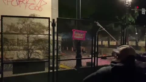 Antifa use multiple rope pull lines