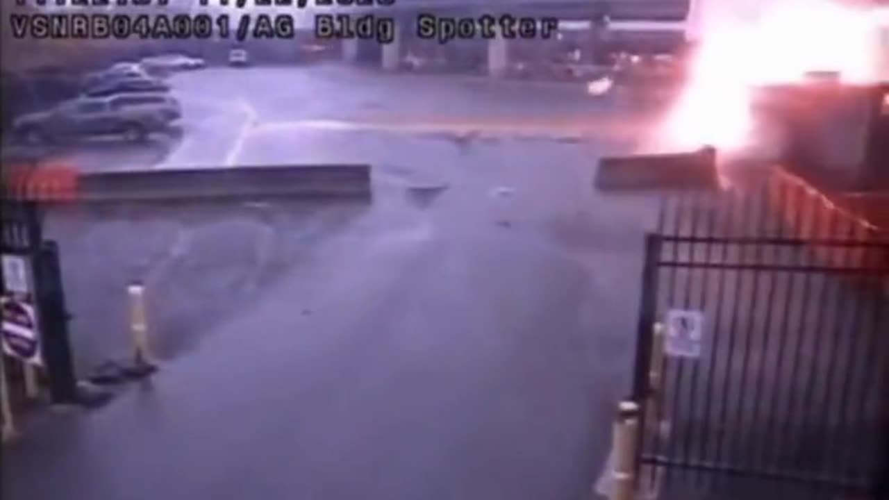 Security Cam Captures Attempted Terror Attack at U.S. - Canada Border!