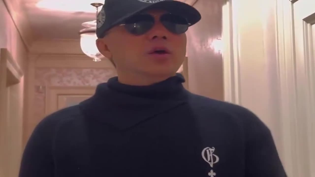 20221004文贵先生GETTR： #金融危机：从来不会有这样的金融危机！极穷时候不要在乎，大流氓打架时候跟你半毛钱关系没有！哪国货币都是纸，都是游戏，靠的就是权利！