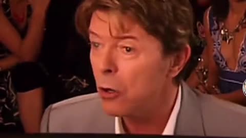 David Bowie sings about Ricky Gervais