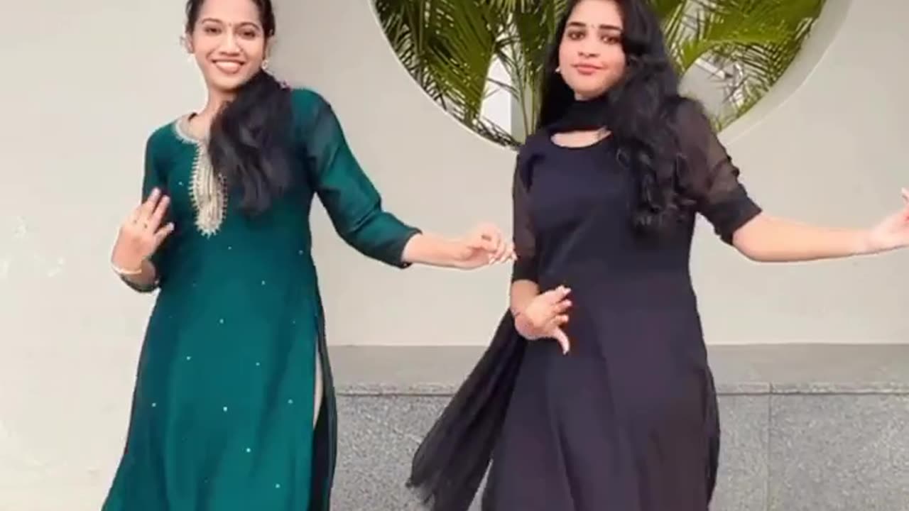 Awesome Telugu song with creative dance😍