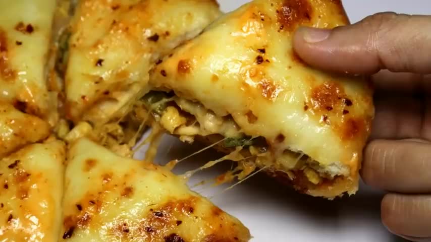 Chicken smallly pizza