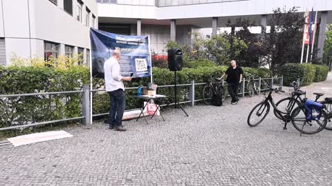 21.07.2022 leuchtturmard.de - 2. Mahnwache vor dem Rundfunkhaus Berlin-Brandenburg