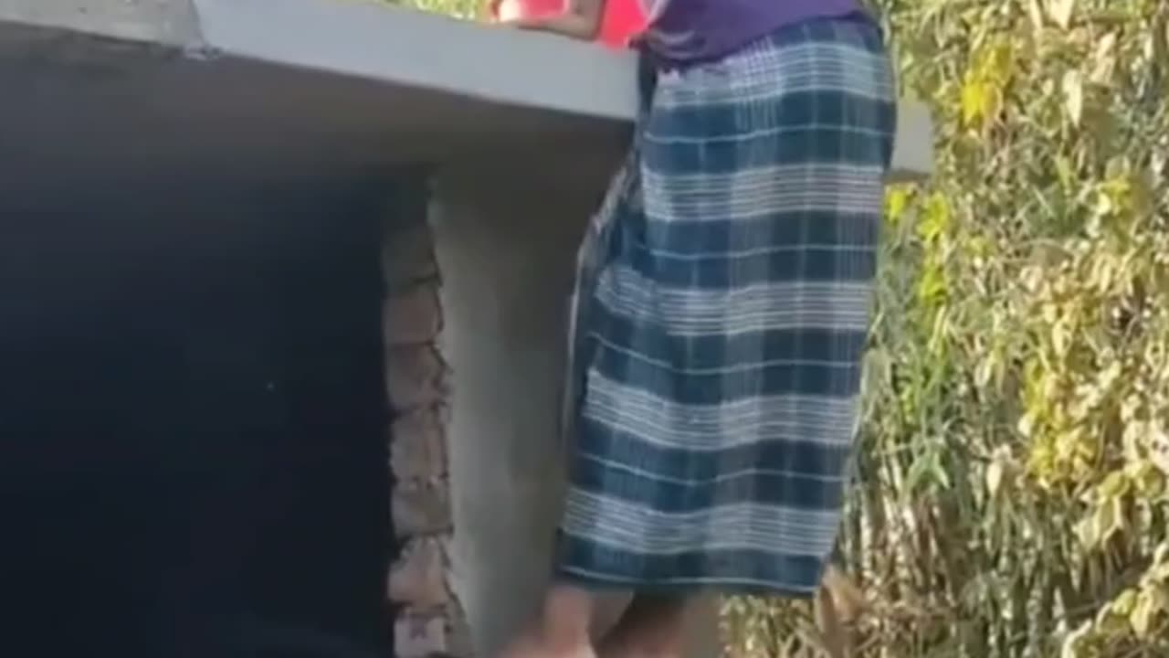 Men funny time in her friend ðŸ˜ðŸ˜ðŸ˜
