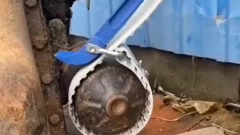 Strap wrench