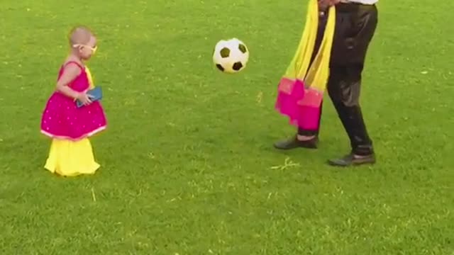 Best moment of cute baby playing football with his father // best moment of playing verse cute baby