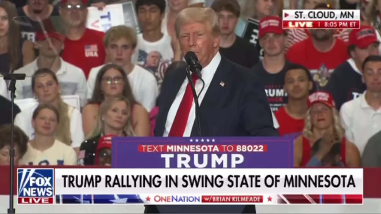 Trump has the CROWD on Fire🔥