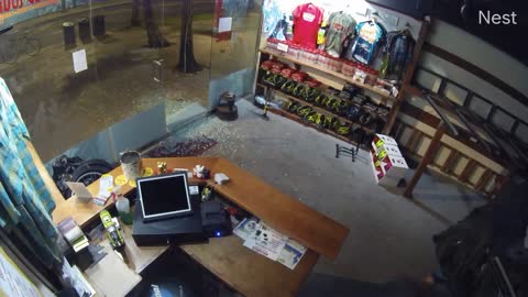 Break In at Waikiki Bike Shop