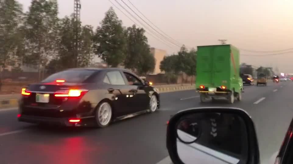 Race on road 😉👈