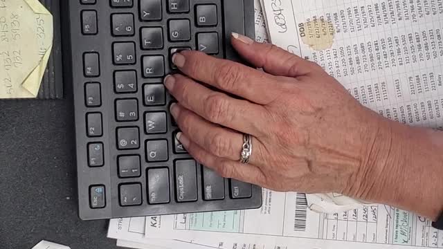 HANDS ✋️ OF DONNA