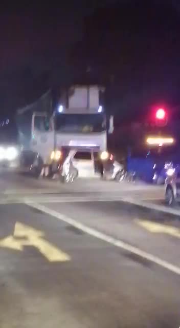 Mayhem as run-away truck loses control in Pinetown