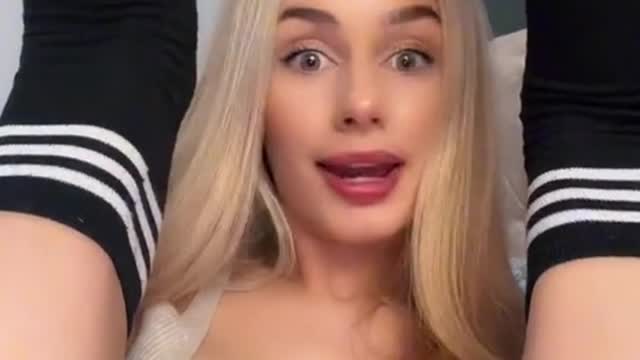 I'M NOT WEARING ANY UNDERWEAR 😲