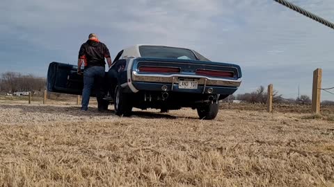 1969 Dodge Charger 440 Exhaust and Revs