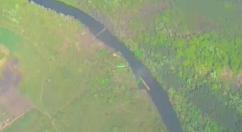 Ukraine War - Video of the destruction of the pontoon crossing,