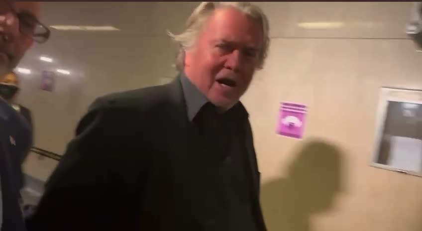 Bannon Entering Courtroom for Arraignment: ‘I’ve Not Yet Begun To Fight’