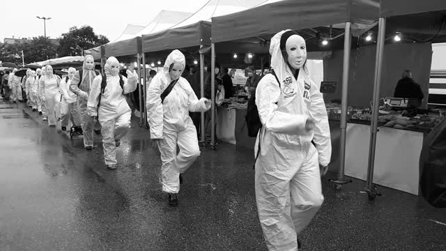 Les MAsques Blancs Lyon Bourg en Bresse Marché Champs de Foire 07 Aout