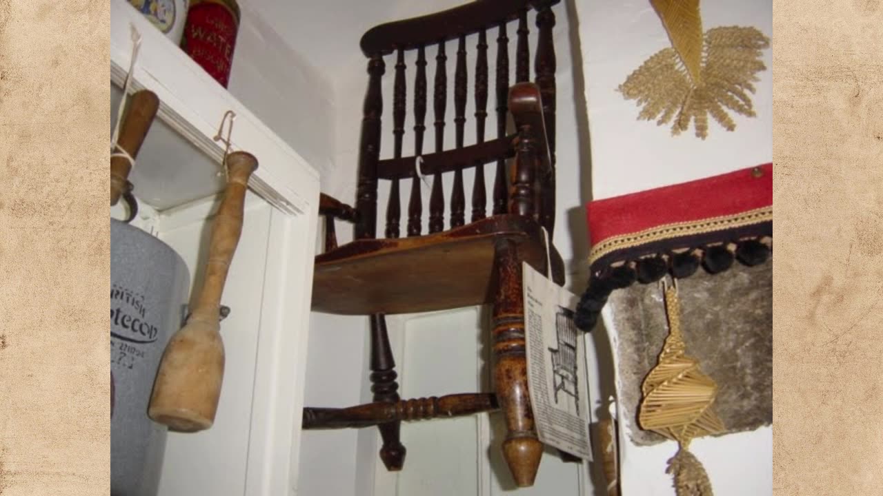 Busby Stoop Chair