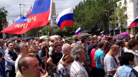 Obyvatelé Doněcka se sešli 31. května na mohutném shromáždění na podporu Ruska