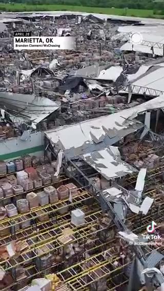🙏🙏🙏 Tornado...! Marietta, Oklahoma...! Dollar Tree Supply Warehouse...!