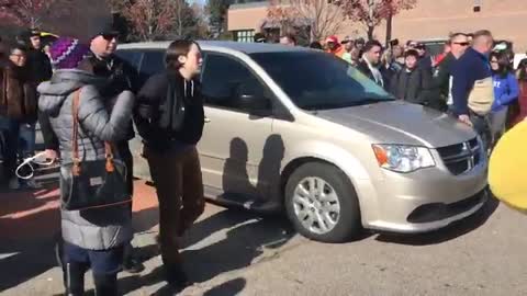 Van carrying illegal immigrant Oliver-Bruno pulls away