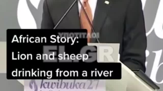 Αφρικανική ιστορία Το λιοντάρι και το πρόβατο πίνουν νερό από το ποτάμι
