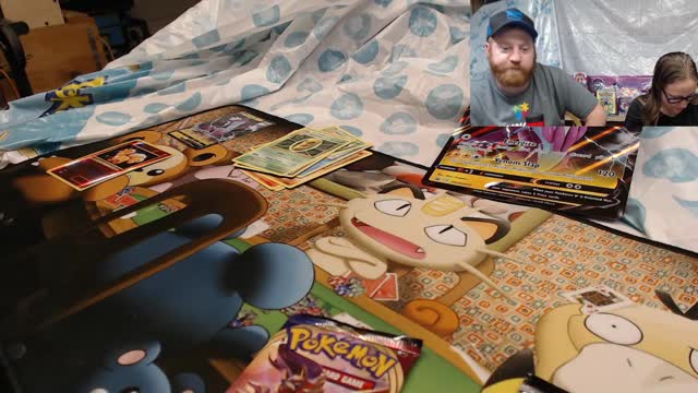 Toxtricity V and Meowth Vmax Box Opening Pokemon Cards (04/08/2020)
