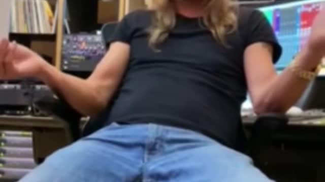 " Kid Rock say's FQCK vaccine mandates "