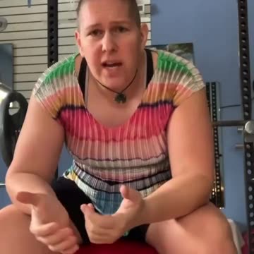 "Anne" Andres, the MALE record holder of women's powerlifting, mocking the actual women