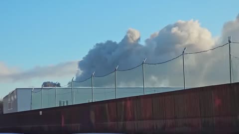 Fire in Samara. Ruzzians just try to get warm 🙃