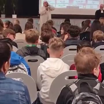 Παιδιά στη Γερμανία ακούν ισλαμικές προσευχές σε σχολική εκδήλωση!