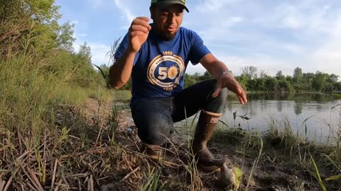 pescando en lago abandonado