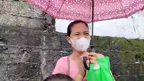 MGA TAO NAG SISIKAN PARA MAKAKUHA NG AYODA.