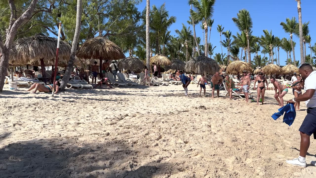 š©š“ Punta Cana another fun day at beach - beach walk 4Kš“